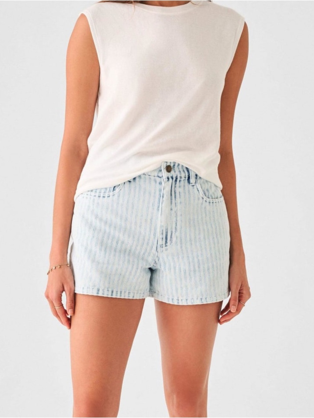 FAHERTY Topsail short in Railroad Stripe Size 27
